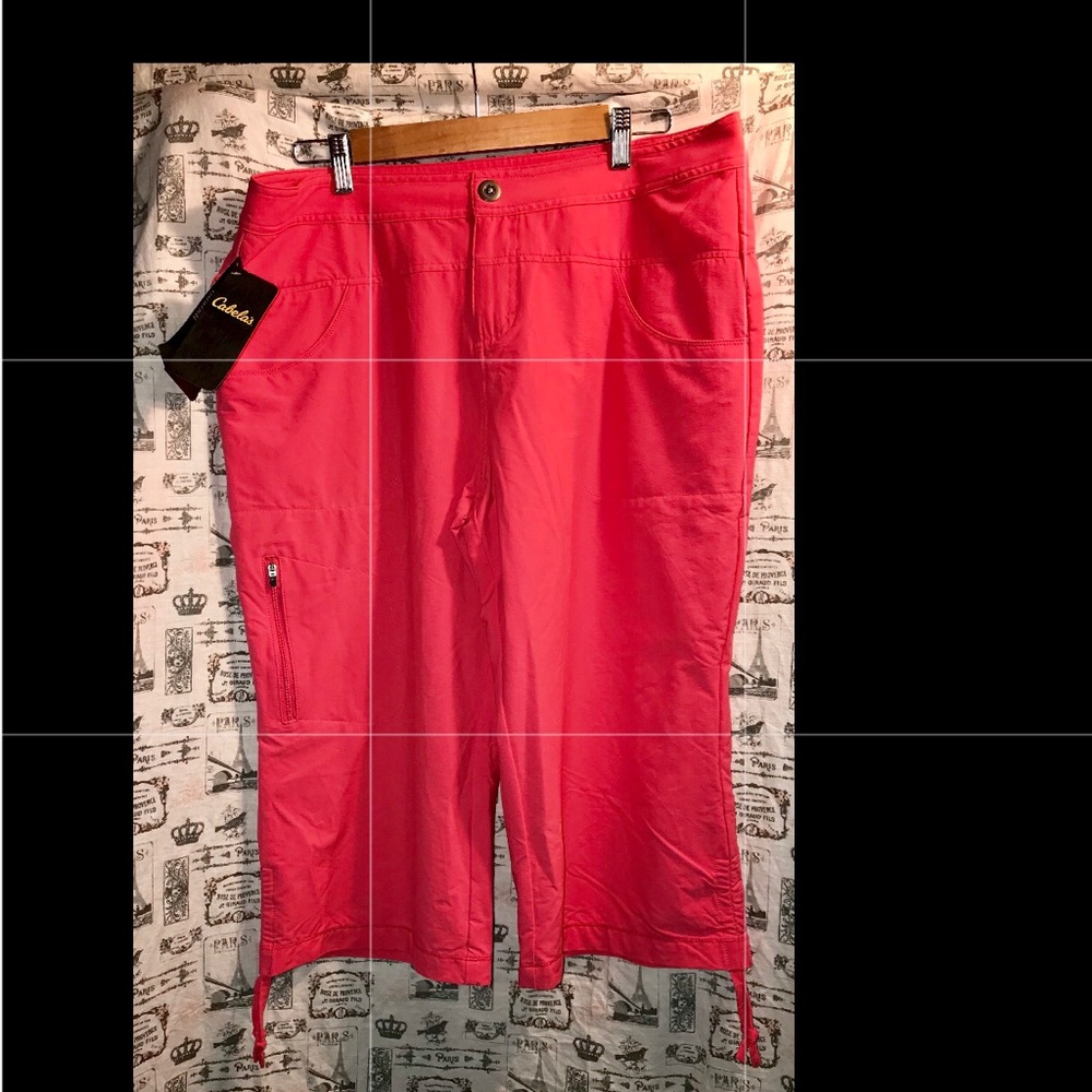NWT Cabela’s Women’s Melon Colored Triune Capris